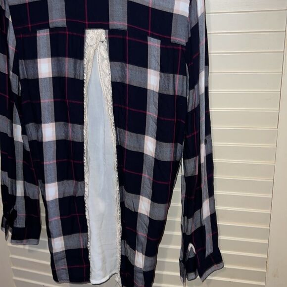 Button Front Shirt with open lace back 
COMO VINTAGE - Picture 4 of 6